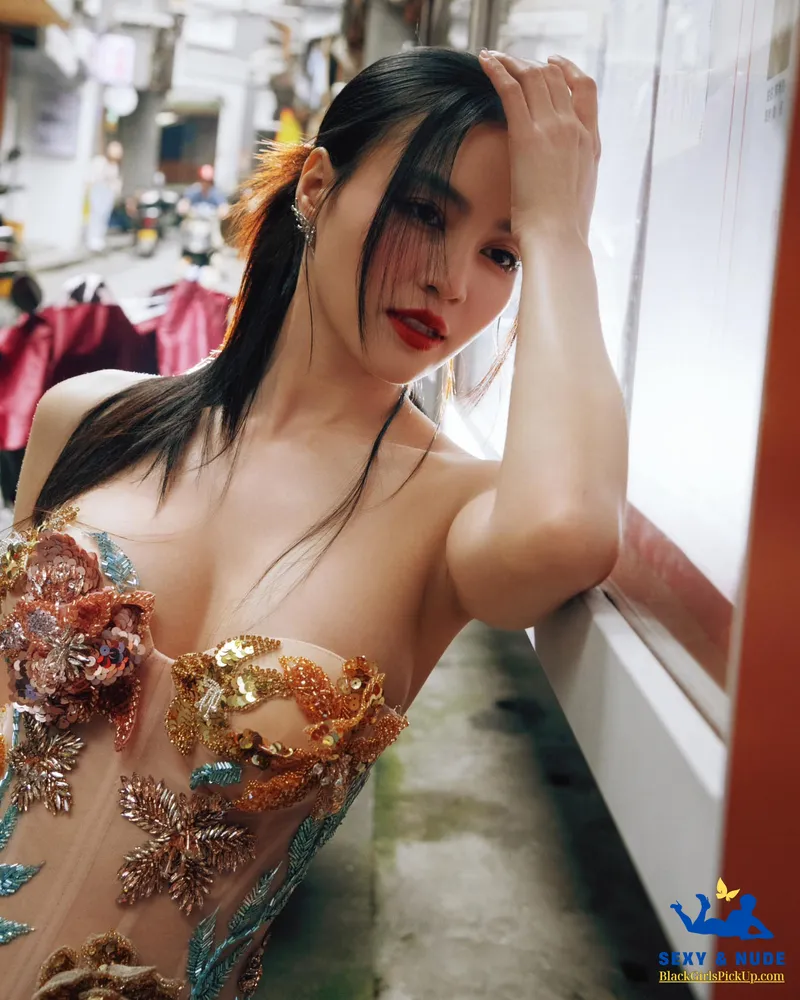 Ninh Dương Lan Ngọc nude