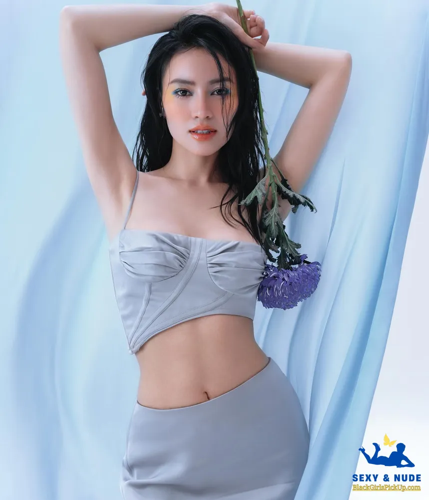 Ảnh sexy Ninh Dương Lan Ngọc 4